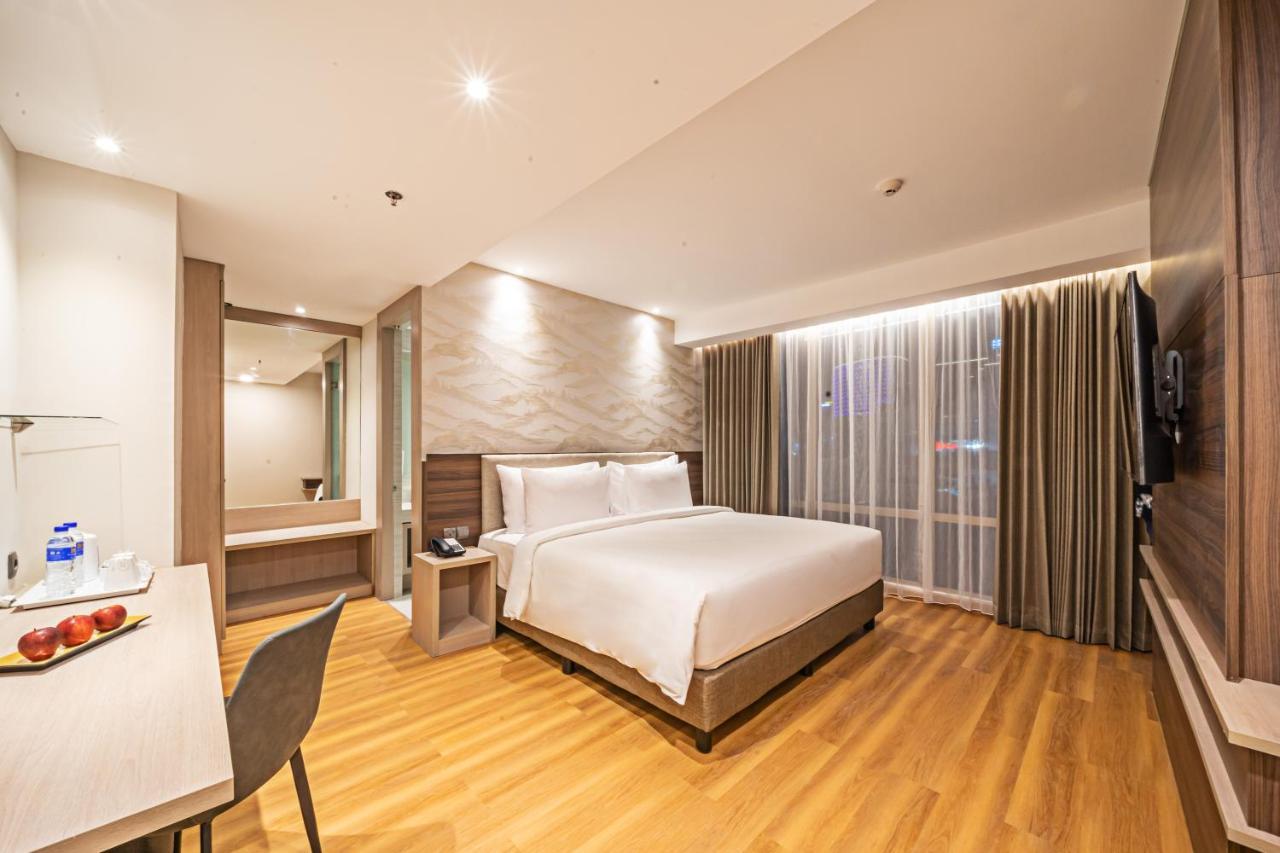 Platinum Hotel Tunjungan סוראבאיה מראה חיצוני תמונה