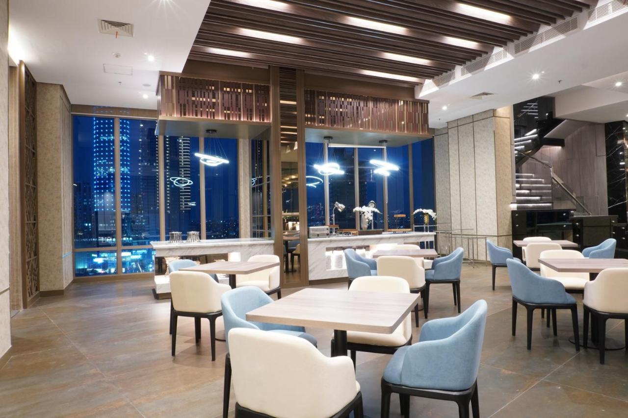 Platinum Hotel Tunjungan סוראבאיה מראה חיצוני תמונה