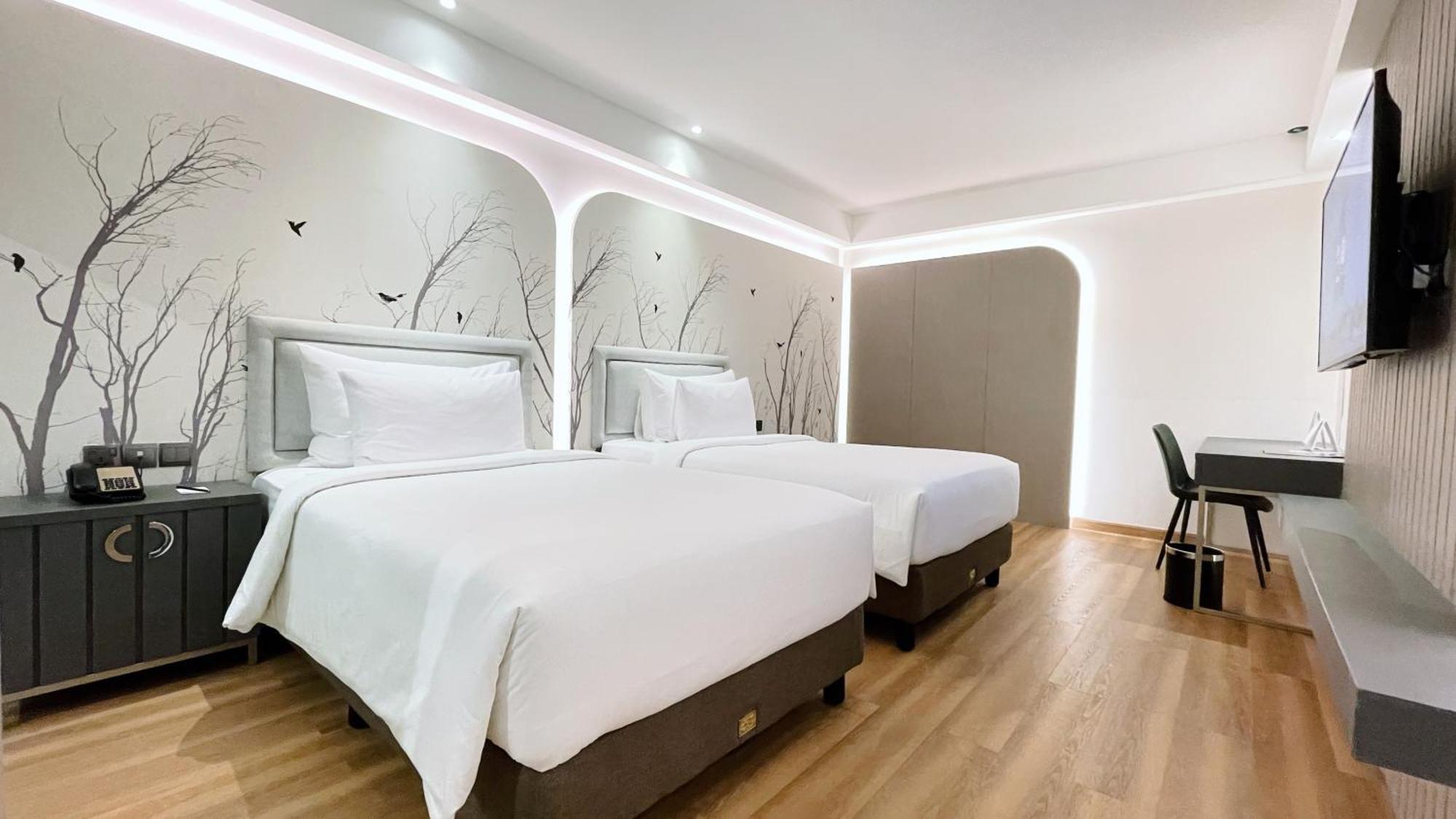Platinum Hotel Tunjungan סוראבאיה מראה חיצוני תמונה
