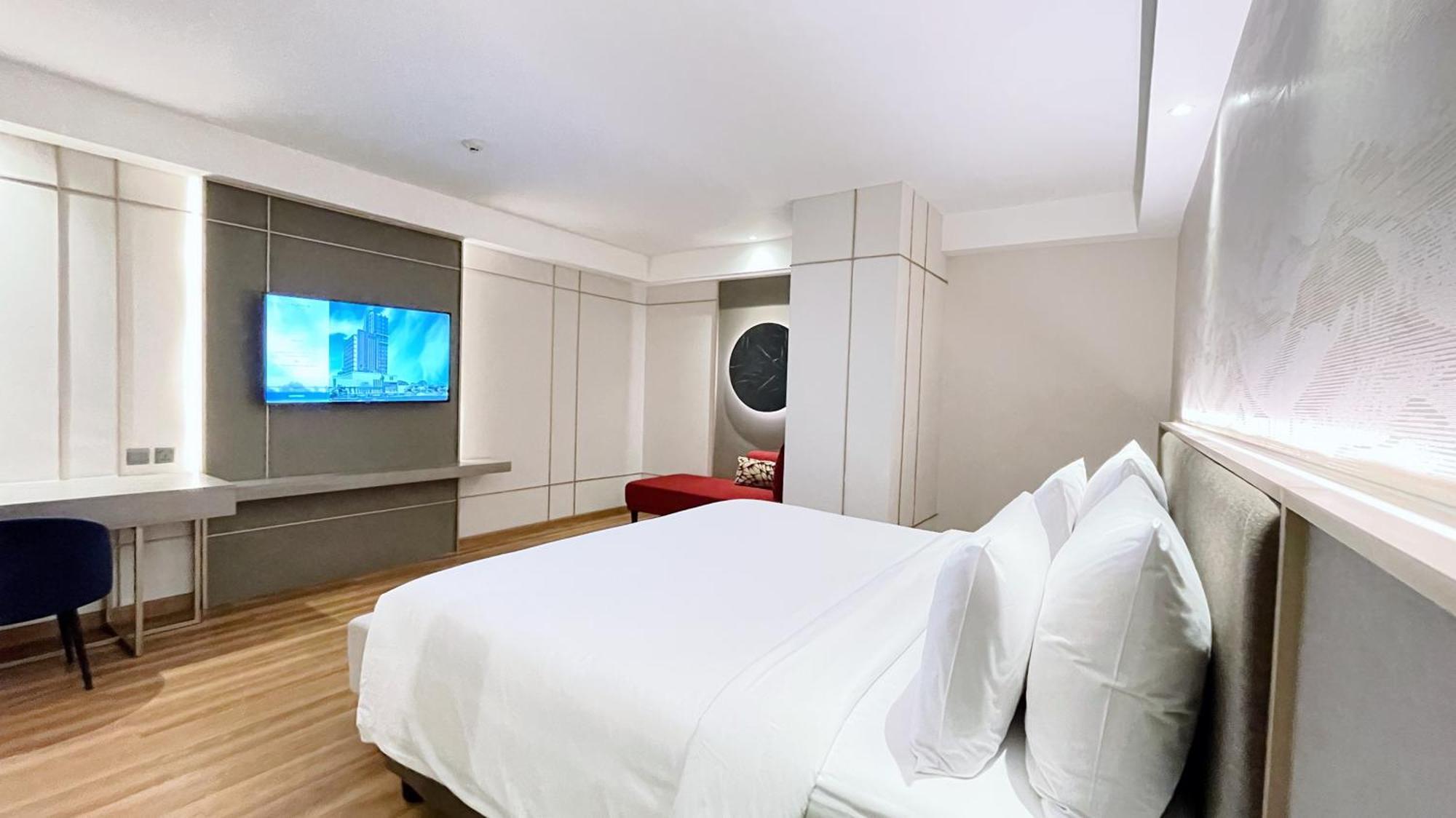 Platinum Hotel Tunjungan סוראבאיה מראה חיצוני תמונה