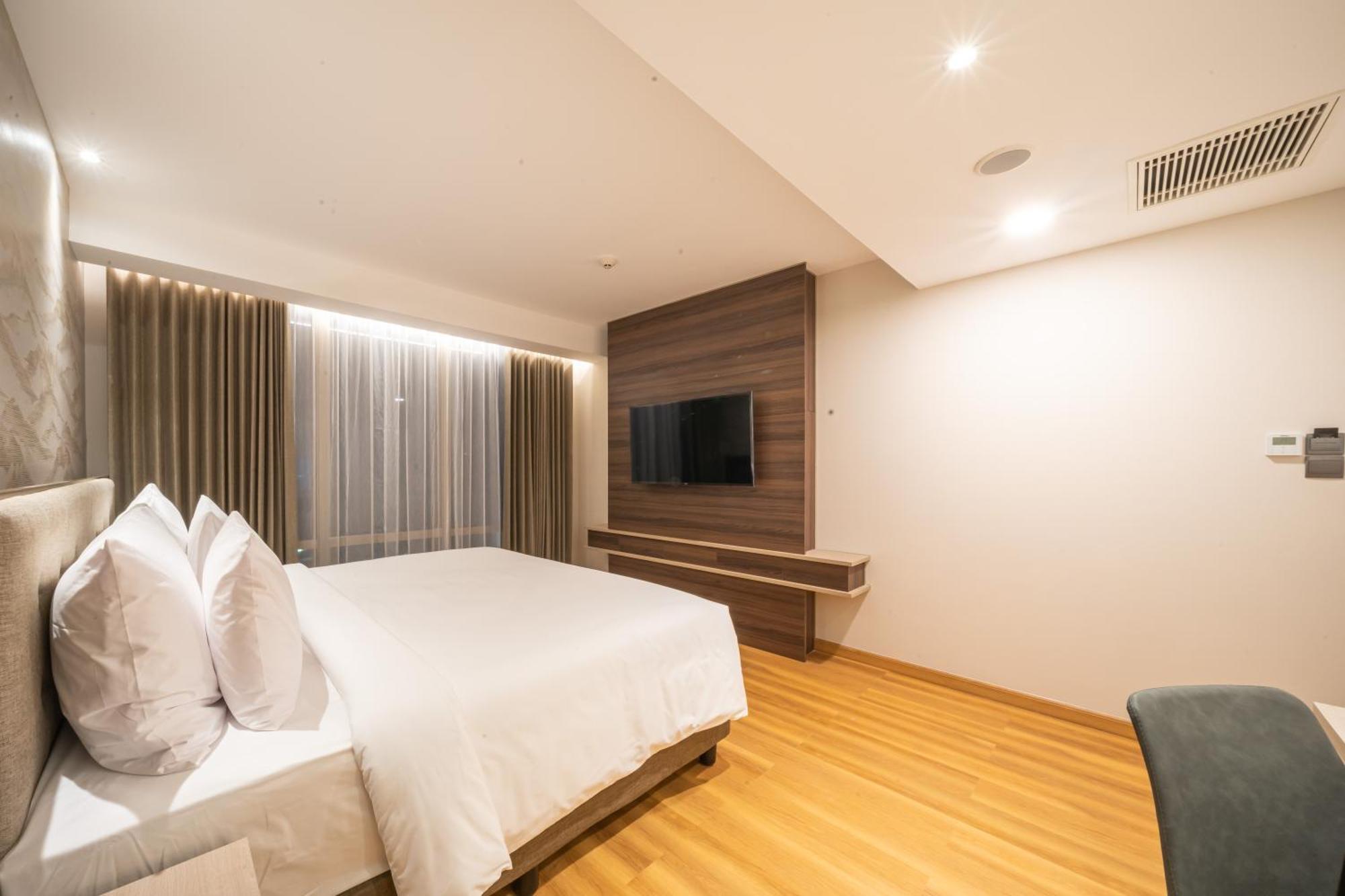 Platinum Hotel Tunjungan סוראבאיה מראה חיצוני תמונה