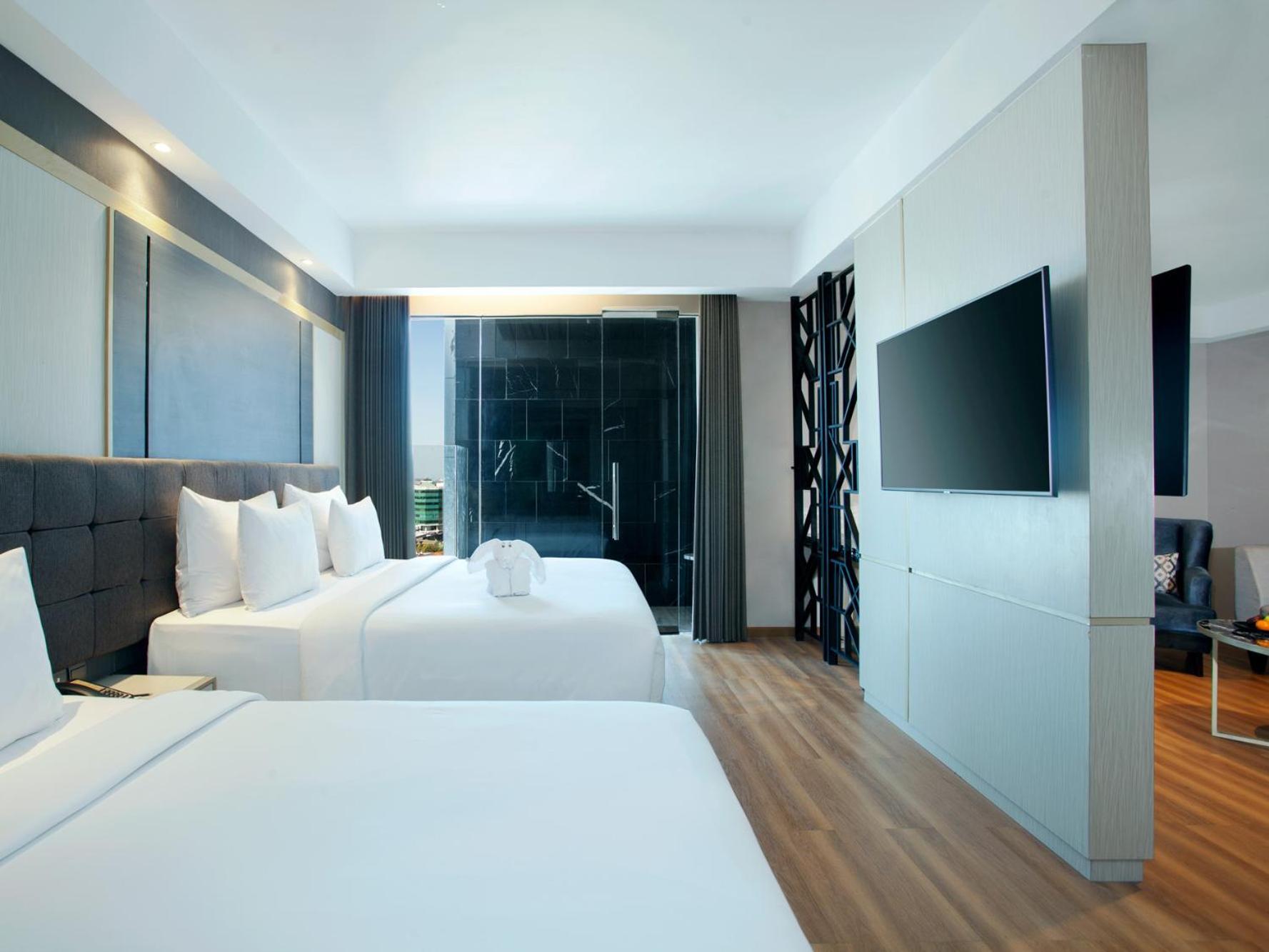 Platinum Hotel Tunjungan סוראבאיה מראה חיצוני תמונה