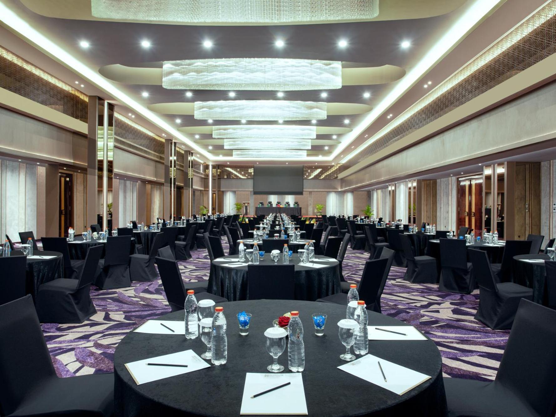 Platinum Hotel Tunjungan סוראבאיה מראה חיצוני תמונה