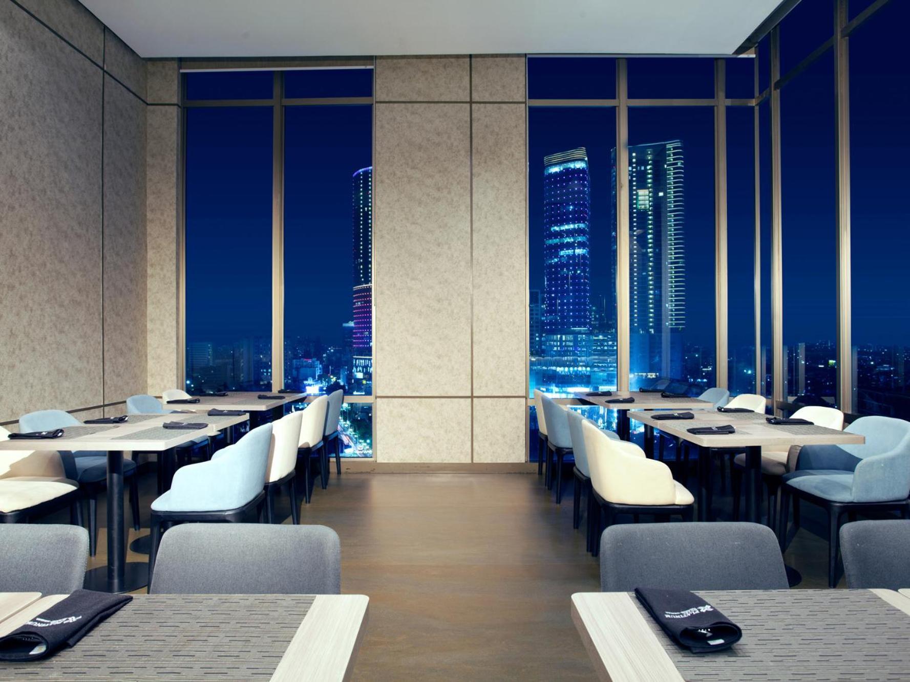 Platinum Hotel Tunjungan סוראבאיה מראה חיצוני תמונה